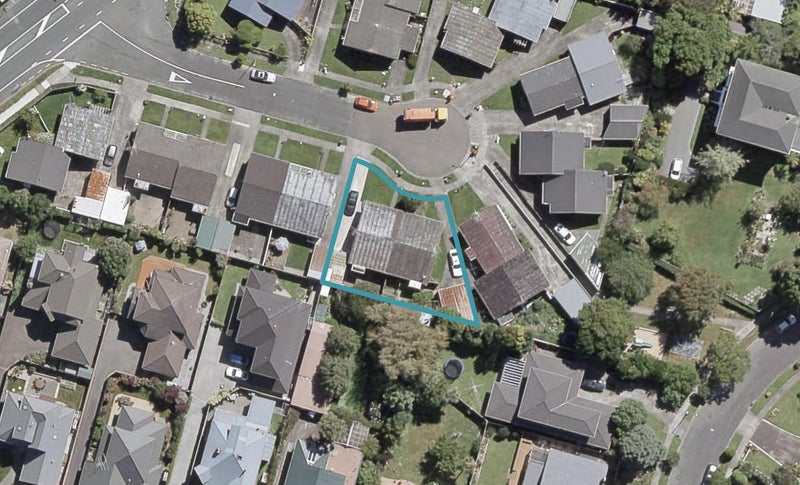 2/12 Amberley Grove, Hutt Central, Lower Hutt - Carousel 1