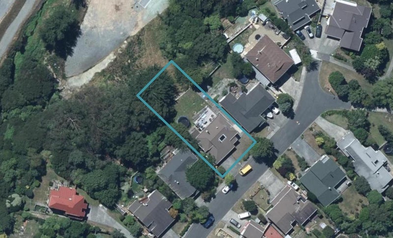 9 Picketboat Lane, Whitby, Porirua - Carousel 1