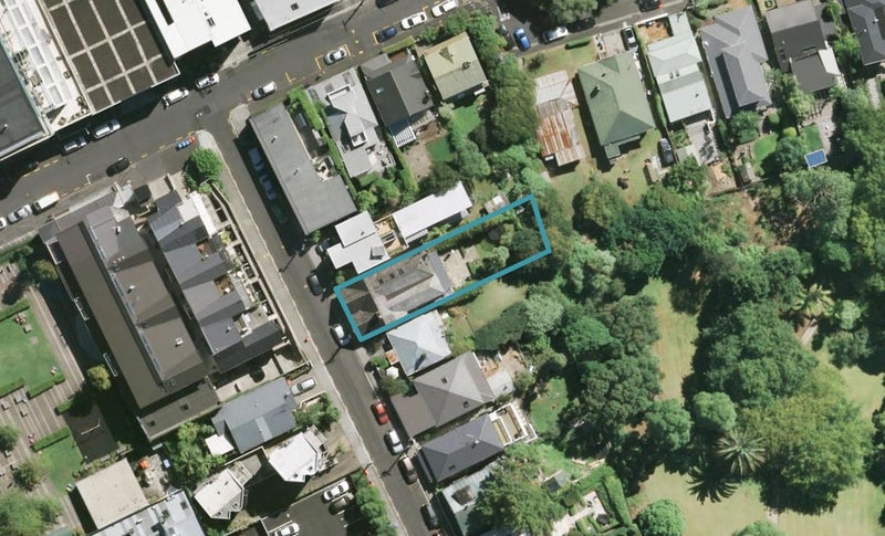 4 Scarborough Terrace, Parnell, Auckland - Carousel 1