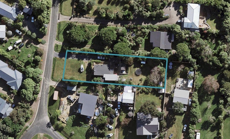 32 Natzka Road, Ostend, Waiheke Island - Carousel 1