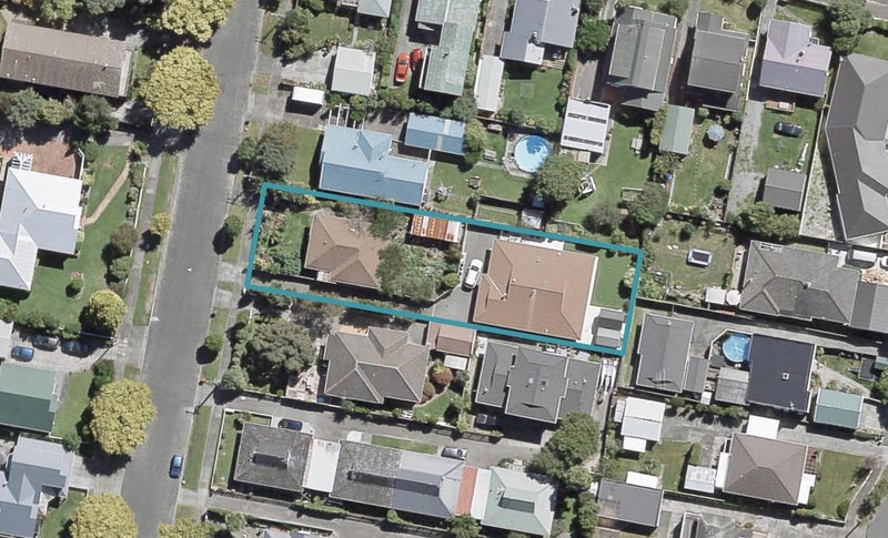 2/18 Fuller Grove, Woburn, Lower Hutt - Carousel 1