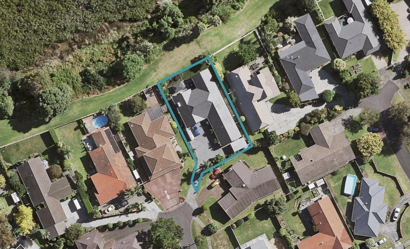 5 Riksha Place, Conifer Grove, Takanini - Carousel 1