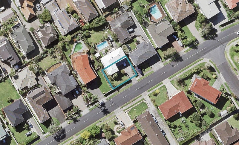16A Sea Spray Drive, Bucklands Beach, Auckland - Carousel 1