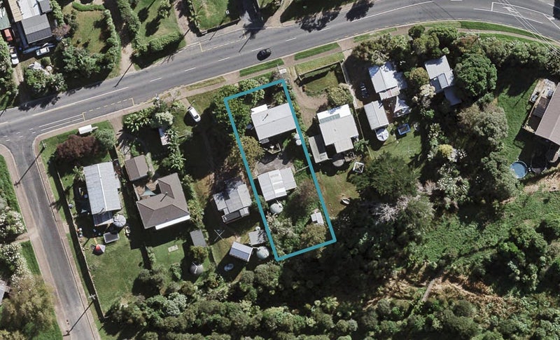 7 Mitchell Road, Surfdale, Waiheke Island - Carousel 1