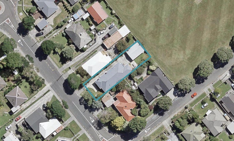 15 Guthrie Street, Waterloo, Lower Hutt - Carousel 1