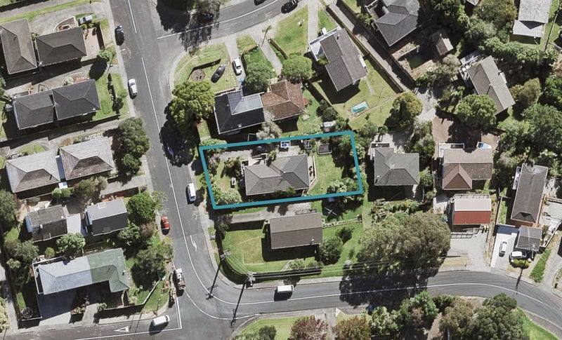 19 Bayview Road, Bayview, Auckland - Carousel 1