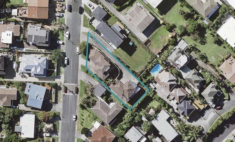 1/11 Seaview Road, Castor Bay, Auckland - Carousel 1