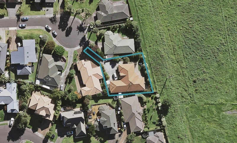 11 Jade Court, Rosedale, Auckland - Carousel 1