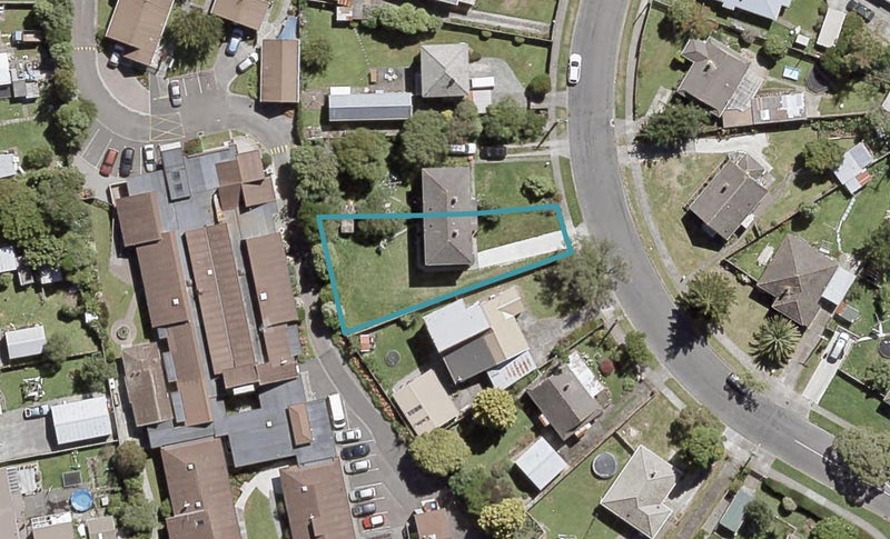 9 Biddle Crescent, Taita, Lower Hutt - Carousel 1