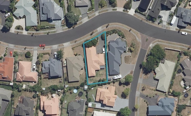 44 Keswick Crescent, Huntington, Hamilton - Carousel 1