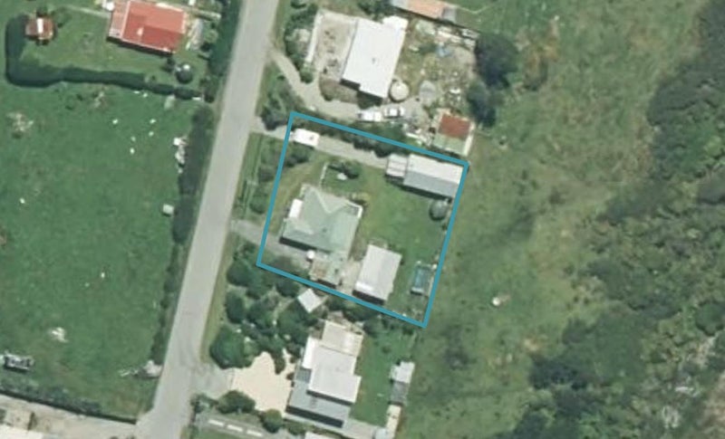 16 Butlers Road, Hokitika - Carousel 1