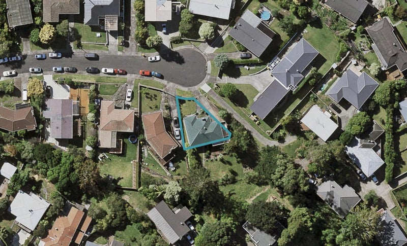 11 Cypress Place, Sunnynook, Auckland - Carousel 1