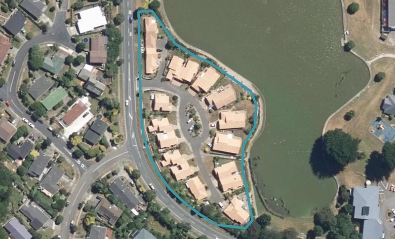 10 Lakeside Villas, WHITBY, PORIRUA - Carousel 1