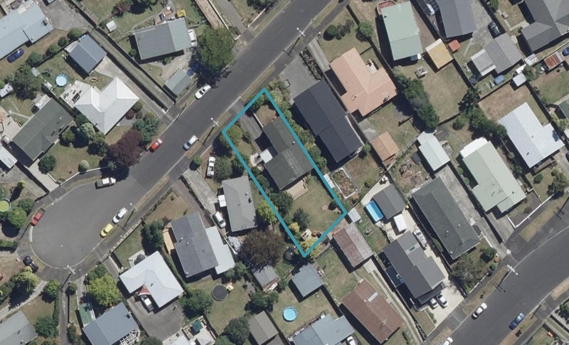 12 Patrick Place, Fitzroy, Hamilton - Carousel 1