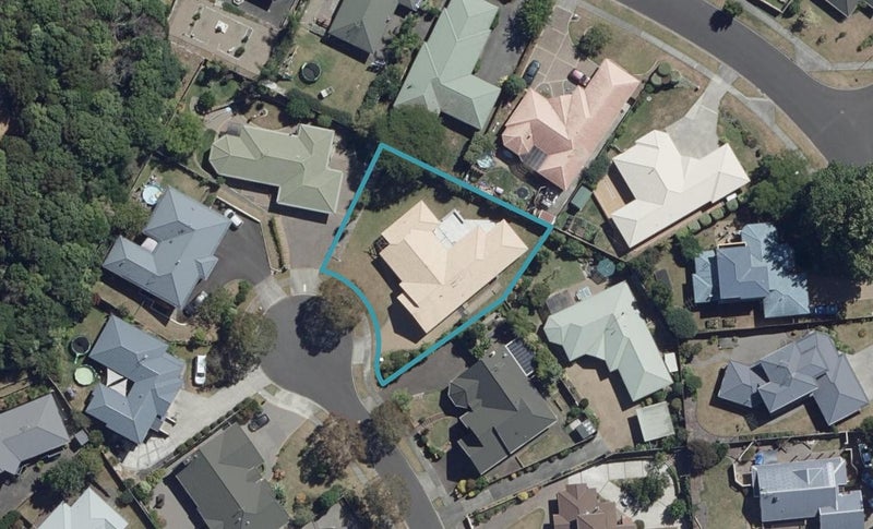 14 Guernsey Place, Grandview Heights, Hamilton - Carousel 1