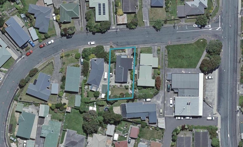 14 Cara Crescent, Paparangi, Wellington - Carousel 1