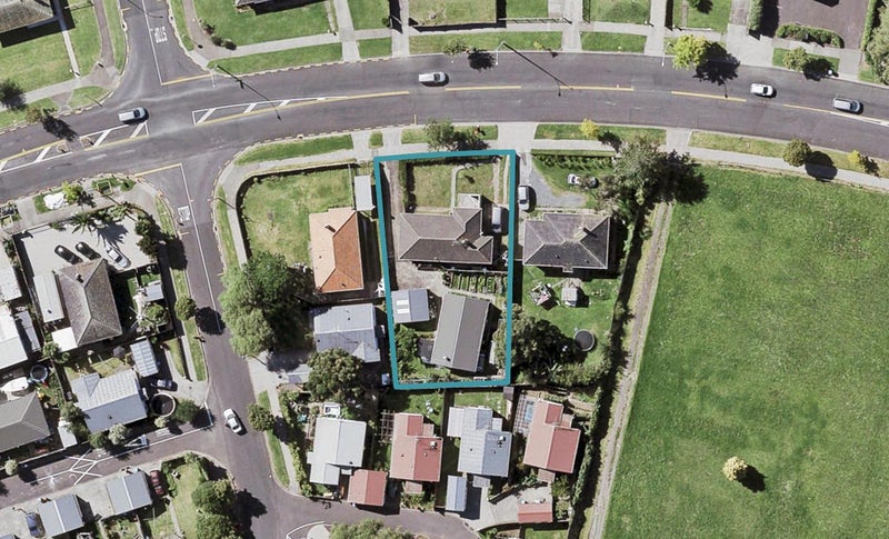 142A Taniwha Street, Glen Innes, Auckland - Carousel 1