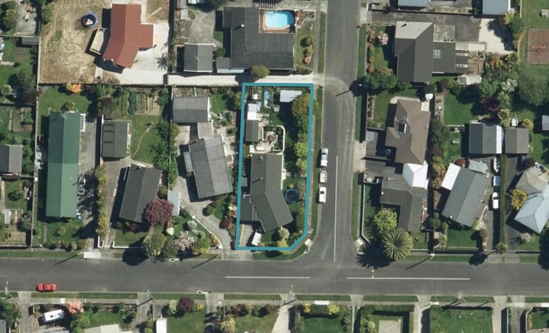 8 Clay Street, Motueka - Carousel 1