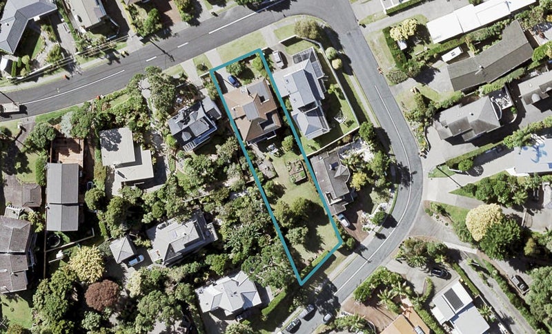 43 Montgomery Avenue, Rothesay Bay, Auckland - Carousel 1