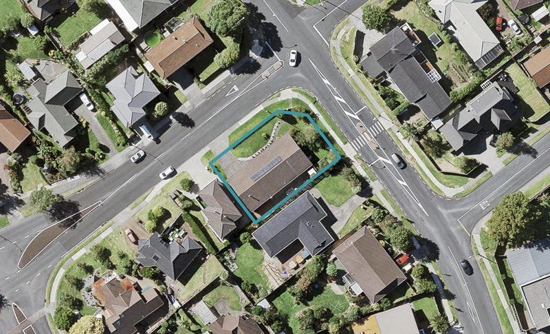 2 Meadowland Drive, Shelly Park, Auckland - Carousel 1