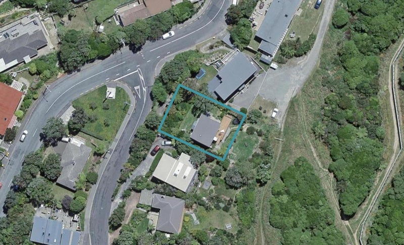 3 Versailles Street, Karori, Wellington - Carousel 1