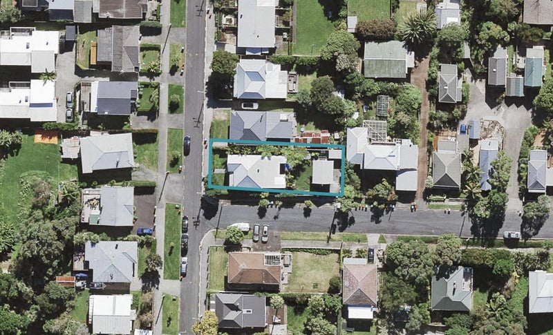 15 School Road, Morningside, Auckland - Carousel 1