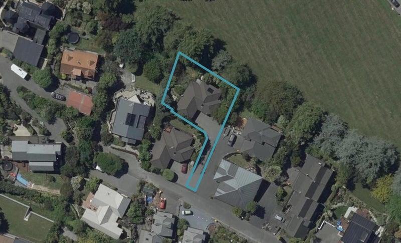 2/9 Indira Lane, Cashmere, Christchurch - Carousel 1