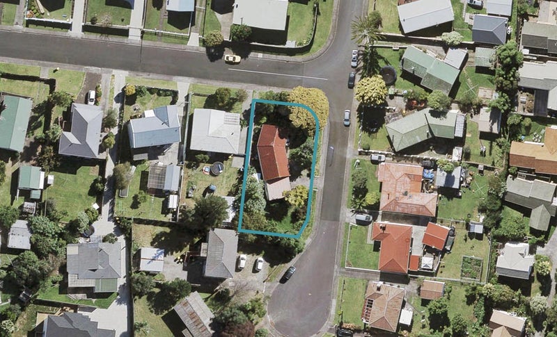 27 Glen Norman Avenue, Henderson, Auckland - Carousel 1