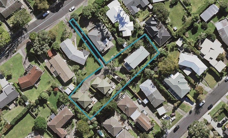 2/129 Moore Street, Hillcrest, Auckland - Carousel 1