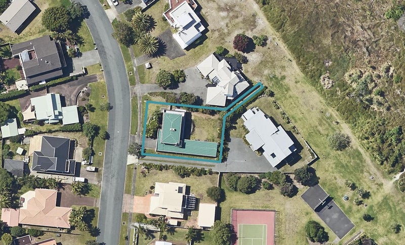 8 Wakanoi Place, Bowentown, Waihi Beach - Carousel 1