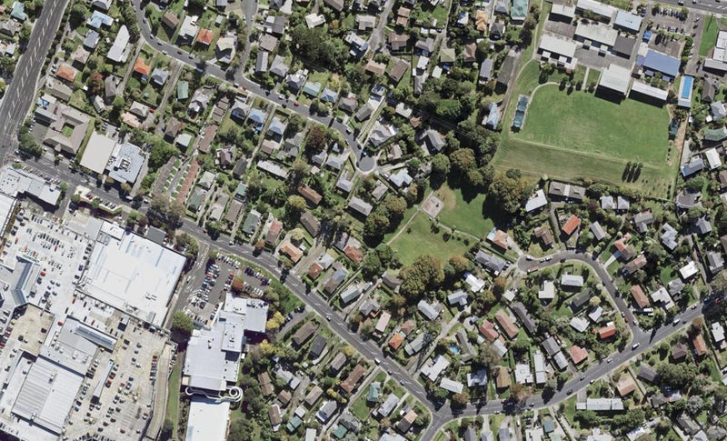 10/37 Camelot Place, Glenfield, Auckland - Carousel 1