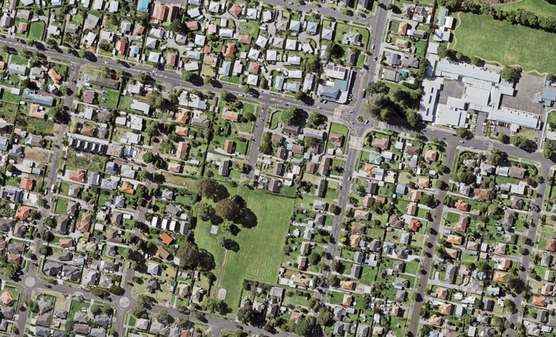 6 Taurima Avenue, Point England, Auckland - Carousel 1