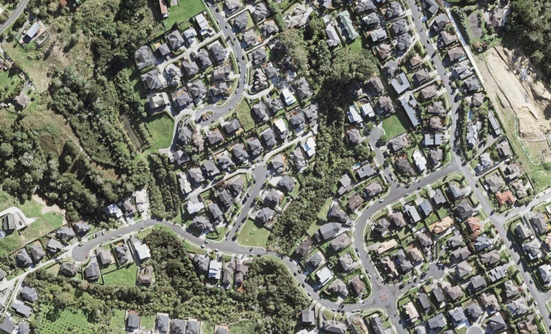 9 Bintulu Place, Fairview Heights, Auckland - Carousel 1