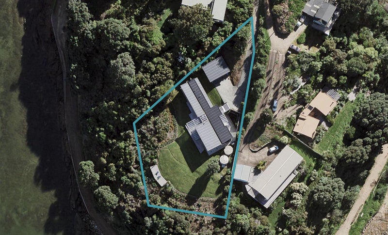 78 Burrell Road, Oneroa, Waiheke Island - Carousel 1