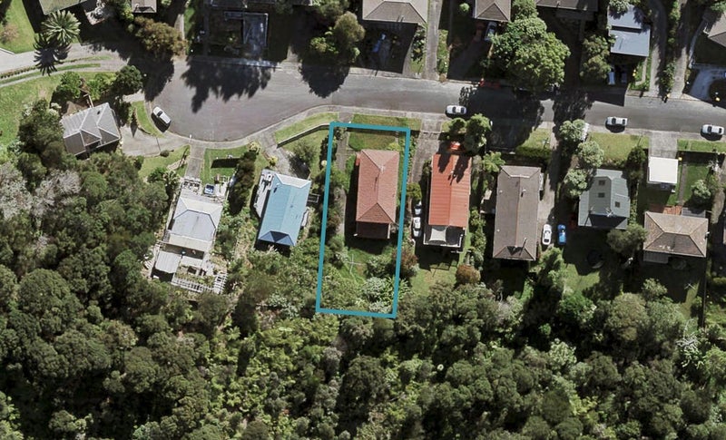30 Finn Place, Totara Vale, Auckland - Carousel 1