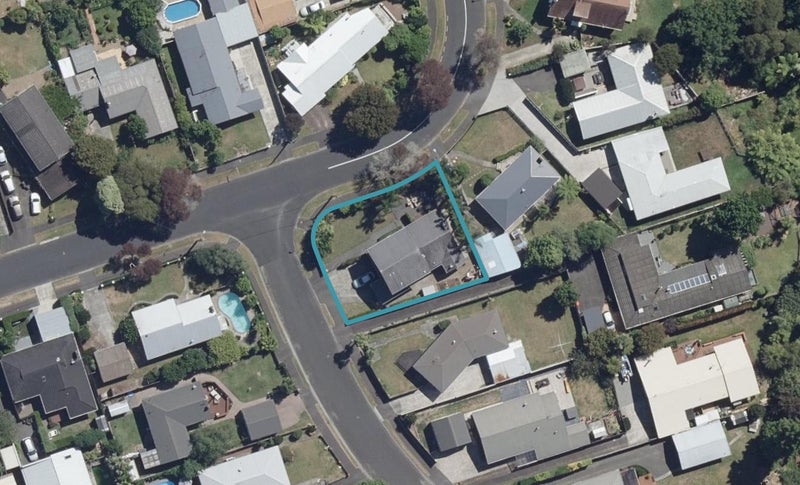1 McDowall Place, Queenwood, Hamilton - Carousel 1