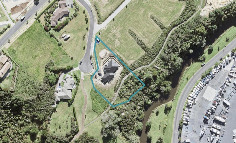 21 Laguna Place, Matakatia, Whangaparāoa - Carousel 1