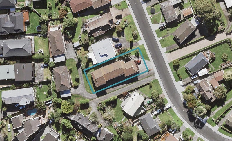 1/10 Lydford Place, Glendene, Auckland - Carousel 1
