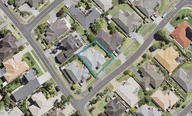 7 Amesbury Rise, Henderson, Auckland - Carousel 1