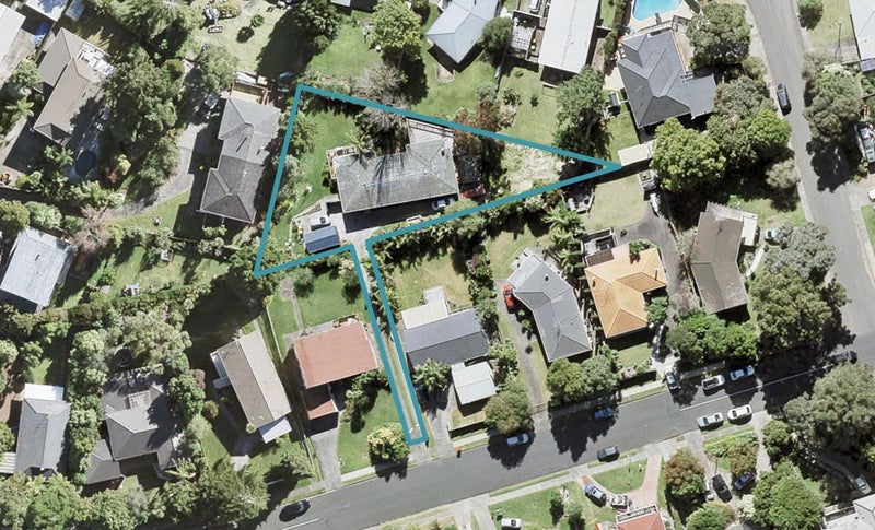 2/22 Weatherly Road, Torbay, Auckland - Carousel 1