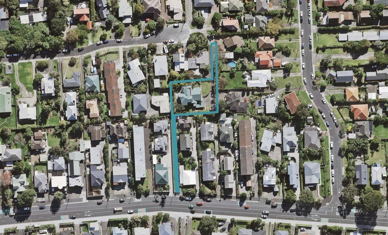 213 Onewa Road, BIRKENHEAD, AUCKLAND - Carousel 1