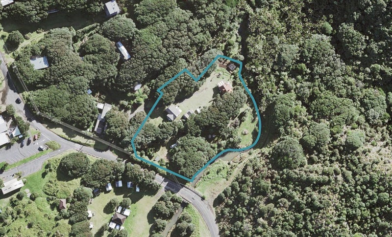 3 North Piha Road, Piha, Piha - Carousel 1