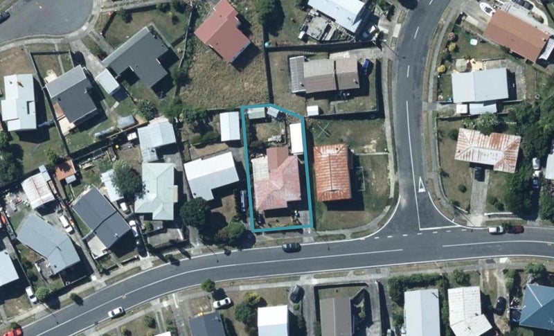 64 Conclusion Street, Ascot Park, Porirua - Carousel 1