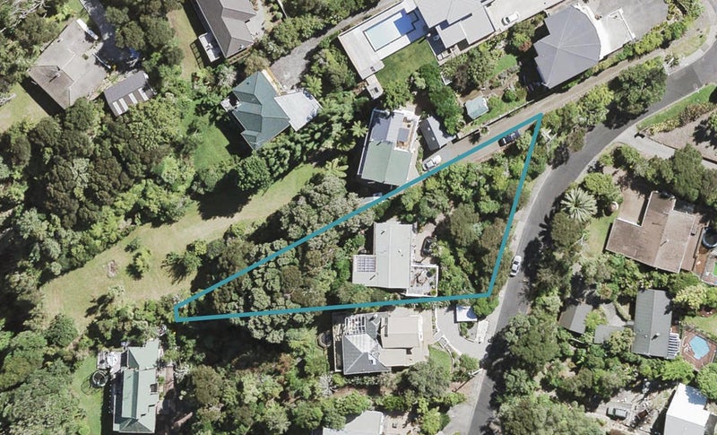 1 Okewa Road, Titirangi, Auckland - Carousel 1