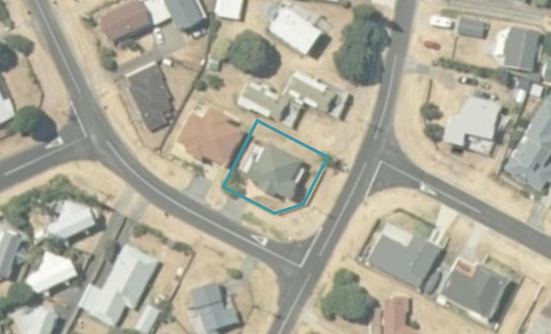 401 Given Avenue, Whangamatā - Carousel 1