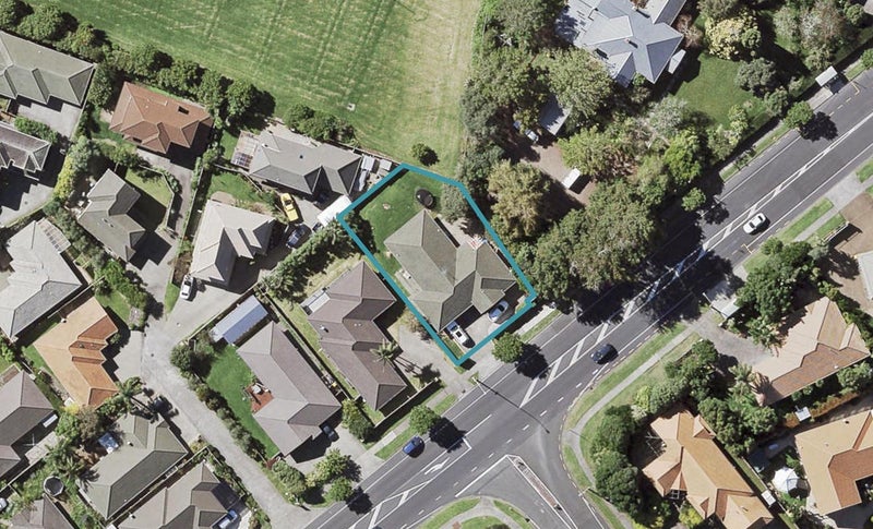 794 Chapel Road, Shamrock Park, Auckland - Carousel 1