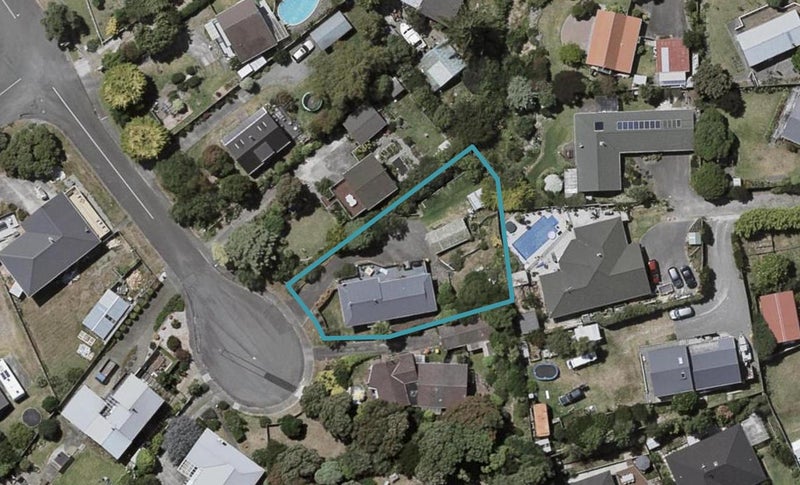 17 Napier Grove, Waikanae Beach, Waikanae - Carousel 1