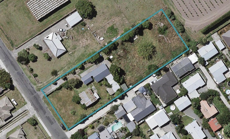 710 Collinge Road, Mayfair, Hastings - Carousel 1