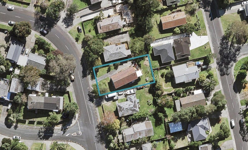 33 Bayview Road, Bayview, Auckland - Carousel 1