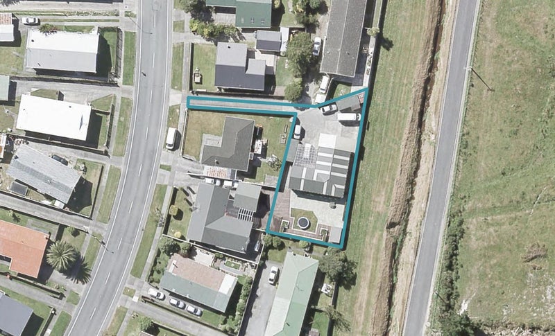 292 Wellington Road, Wainuiomata, Lower Hutt - Carousel 1